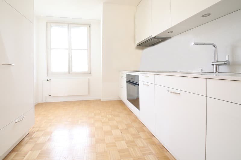 Gepflegte 3-Zimmer-Dachwohnung an absolut ruhiger Lage, Nähe Nordbrücke (2)