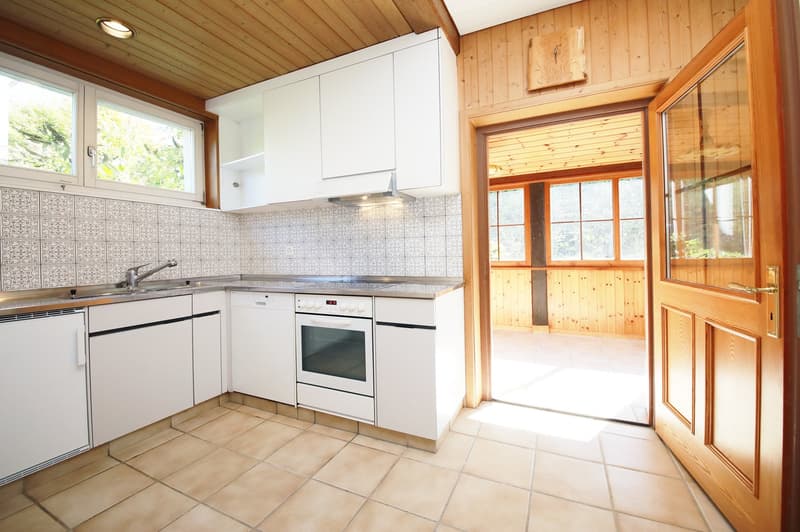 Charmantes 5 1/2-Zimmer-Einfamilienhaus mit idyllischem Garten von 650 m2 (3)
