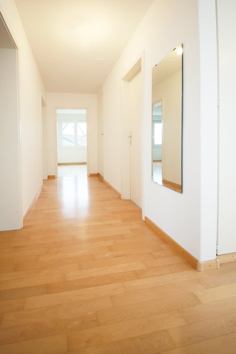 Renovierte 3.5-Zimmerwohnung mit Balkon an ruhiger Lage, mit Blick ins Grüne (5)