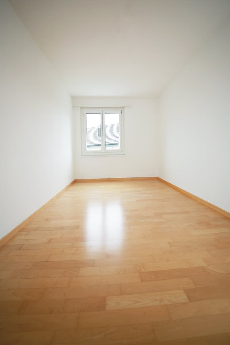 Renovierte 3.5-Zimmerwohnung mit Balkon an ruhiger Lage, mit Blick ins Grüne (9)