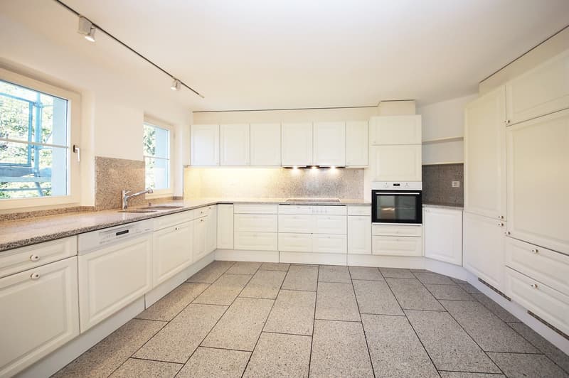 Herrschaftliche 4.5-Zimmer-Wohnung, 145 m2, mit voller Seesicht und grosser Terrasse (10)