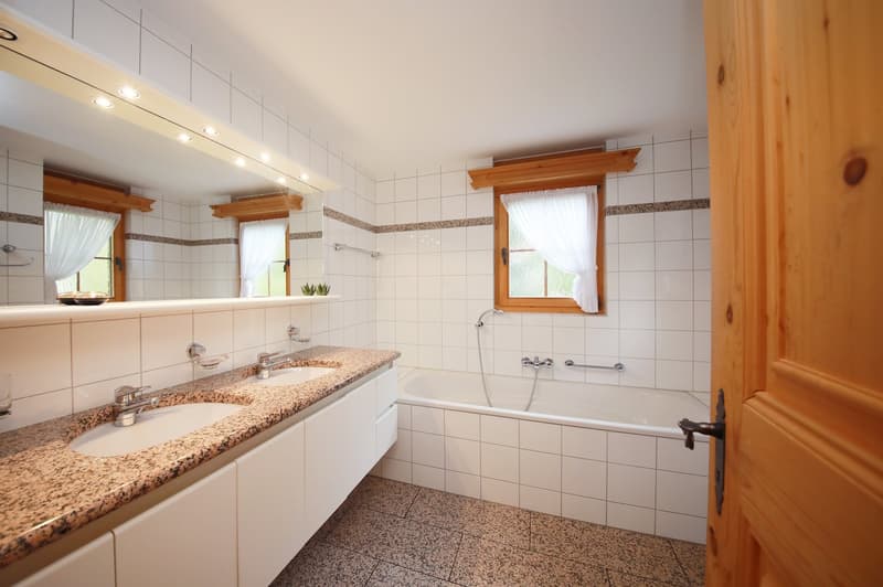 3.5-Zimmer-Top-Wohnung (115 m2) in charmantem Chalet mit Sauna - Klosters Platz (15)
