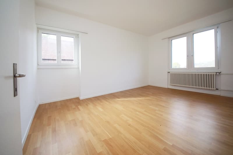 Top renovierte 3.5 Zimmer-Wohnung mit 2 Balkonen, 1. OG mit Gartensitzplatz (7)