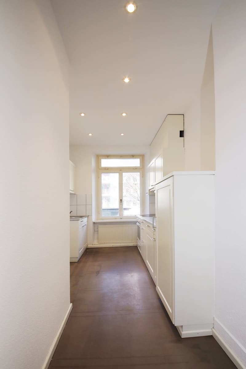 BEFRISTUNG - Altbauwohnung im 1. OG, beste Lage Kreis 4 (5)