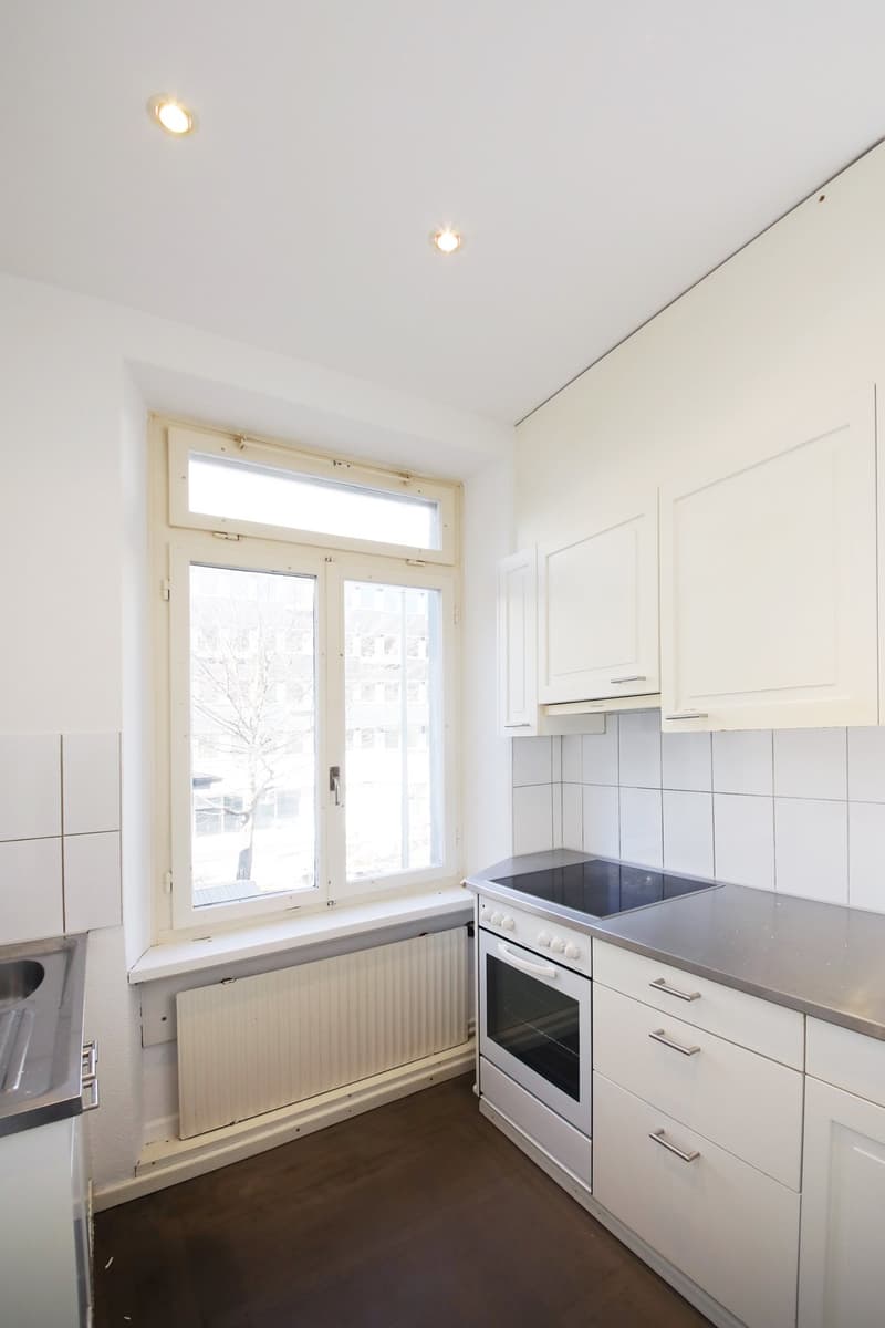 BEFRISTUNG - Altbauwohnung im 1. OG, beste Lage Kreis 4 (6)