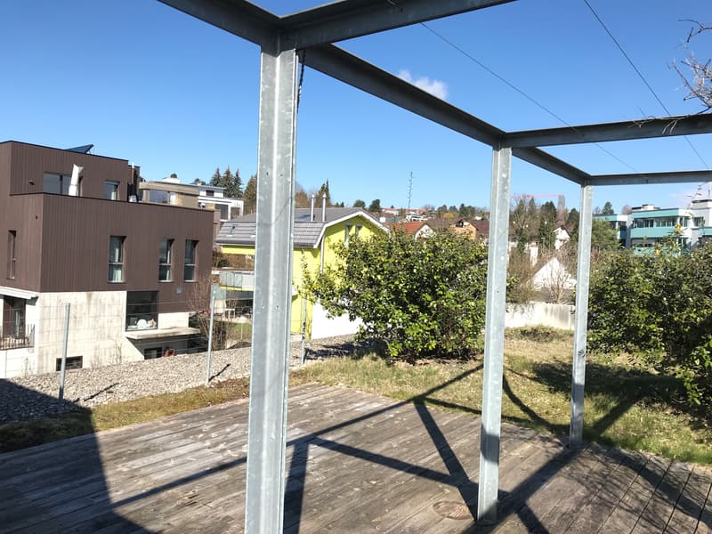 Rooftop! Bright apartment with huge rooftop terrace in central location! (3)