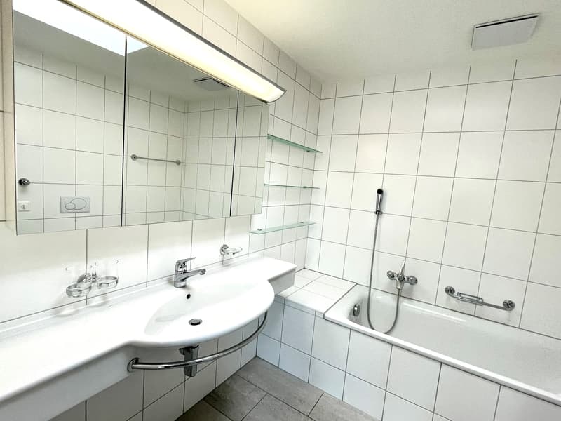 Appartement en attique de 5,5 pièces lumineux dans un emplacement parfait avec une vue imprenable ! (6)