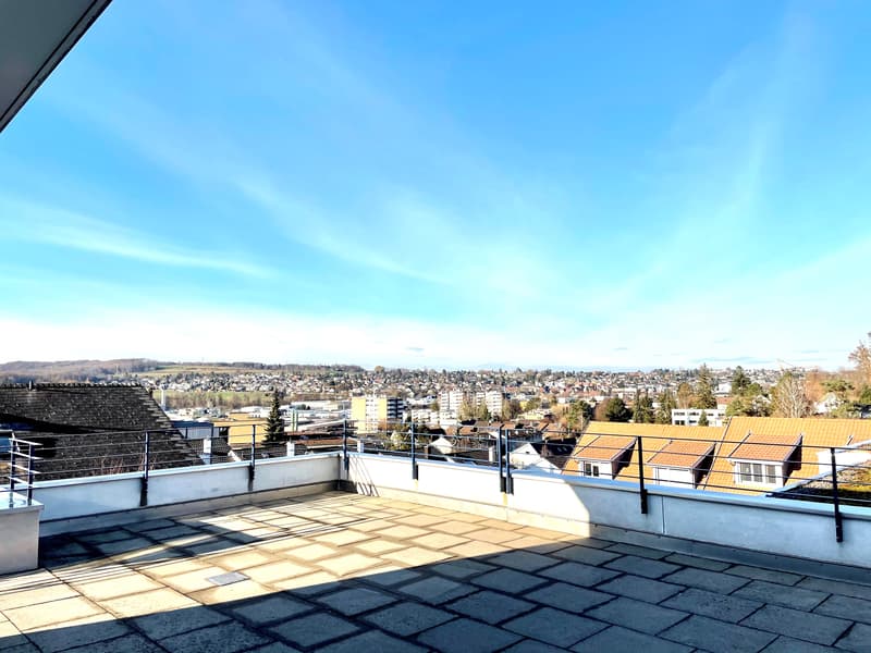 Appartement en attique de 5,5 pièces lumineux dans un emplacement parfait avec une vue imprenable ! (4)