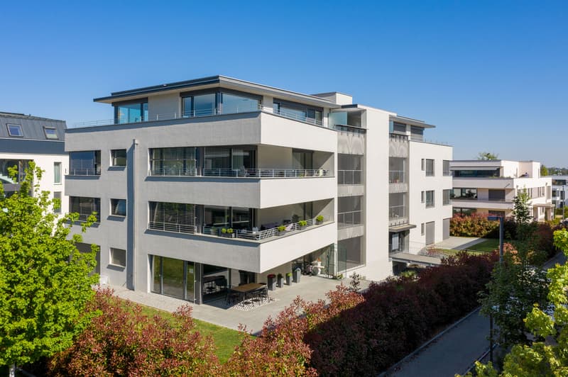 Einstellhallenplatz zu vermieten (1)