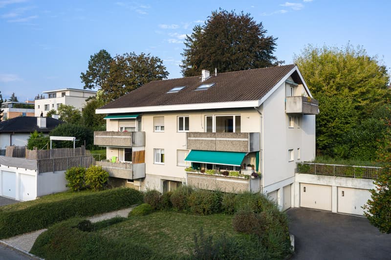 identisches Haus gegenüber