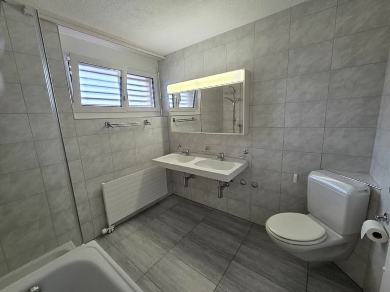 Grand appartement de 4,5 pièces à vendre au Zihlackerring 13 à Turbenthal. À seulement 2 minutes à pied des transports en commun. (12)