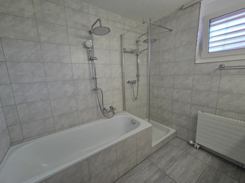 Grand appartement de 4,5 pièces à vendre au Zihlackerring 13 à Turbenthal. À seulement 2 minutes à pied des transports en commun. (11)