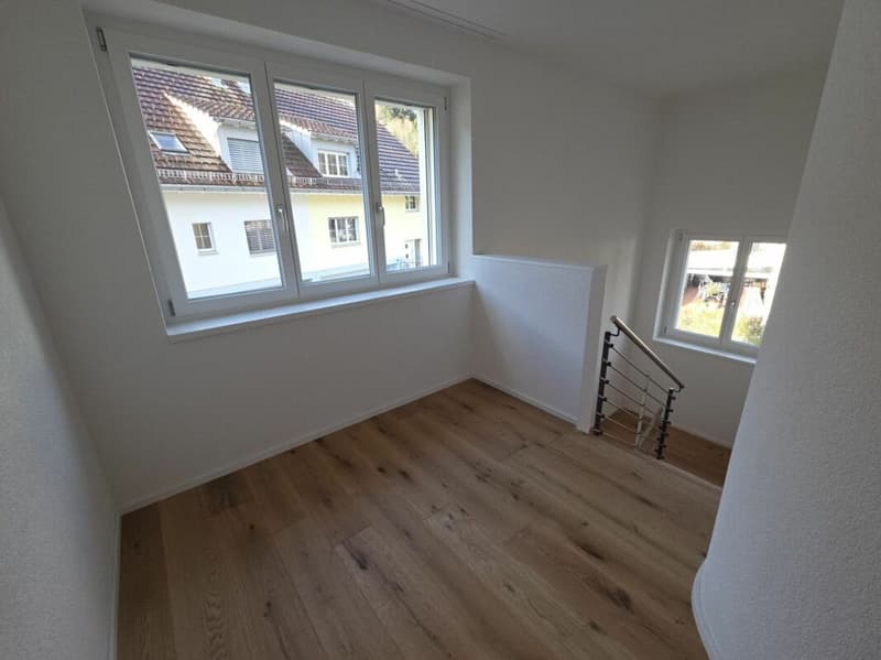 For sale in 8362 Itaslen near Balterswil, new 5½ room single-family house, in an unobstructable location adjacent to an agricultural zone, with a far-reaching view of the meadow! (23)