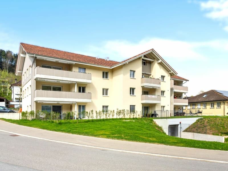 For sale on Bleichelistr. 5 in Bühler, near Teufen: 3.5 room first occupancy apartment with generous layout on the 1st floor. (1)