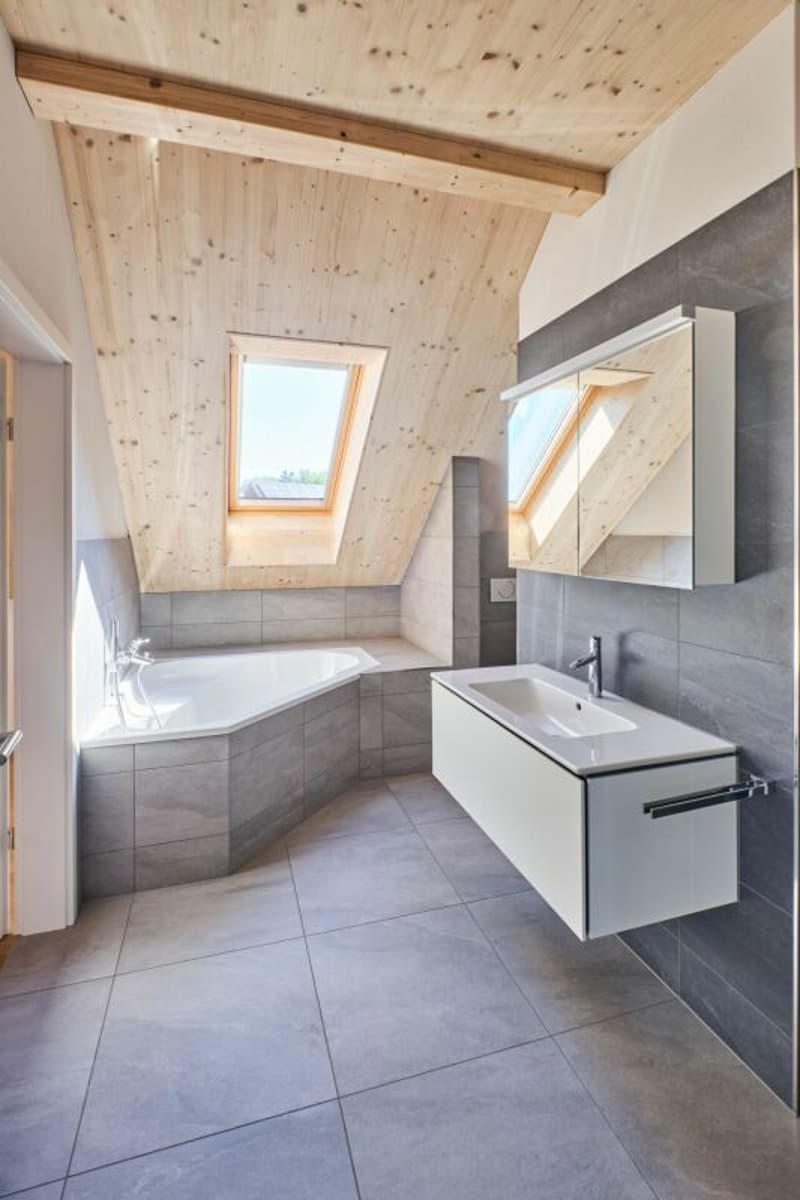 3.5-Zimmer-Dachwohnung mit geräumigem Estrich (12)