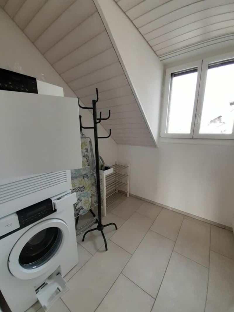 2 1/2 pièces appartement mansardé avec galerie (8)