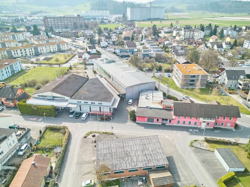 Gewerbe- und Lagergebäude GB8 (2)