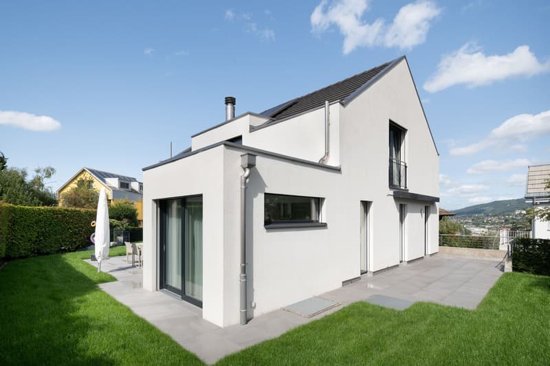 Detached single-family house with garden and double garage (2)
