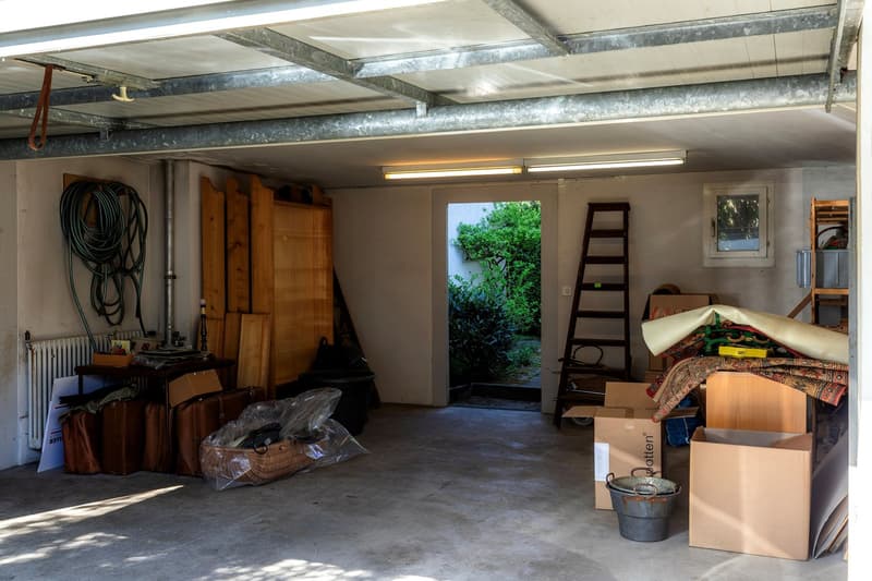 Large single-family house with double garage on Bruderholz (17)