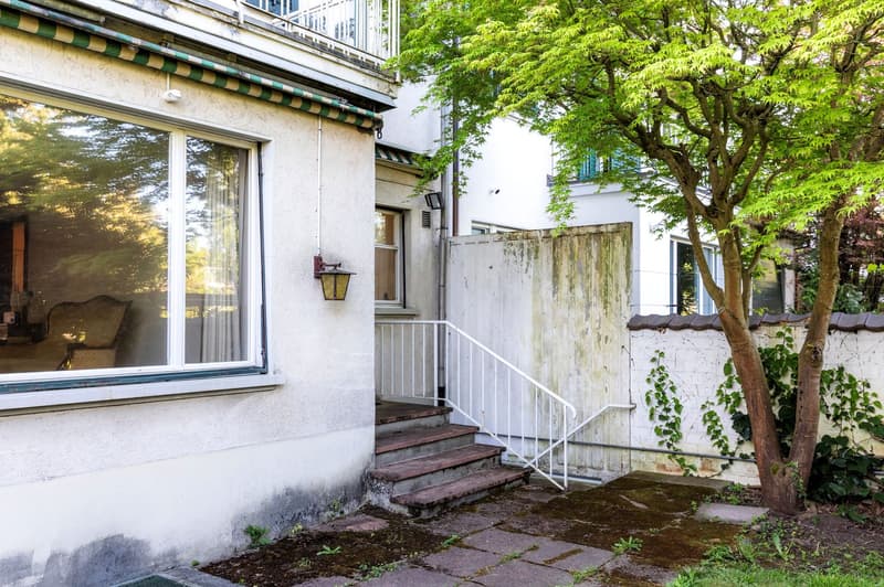 Large single-family house with double garage on Bruderholz (3)