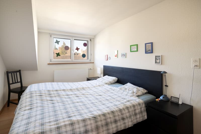 Corner single-family house with commercial space, garage box, and seating area (5)