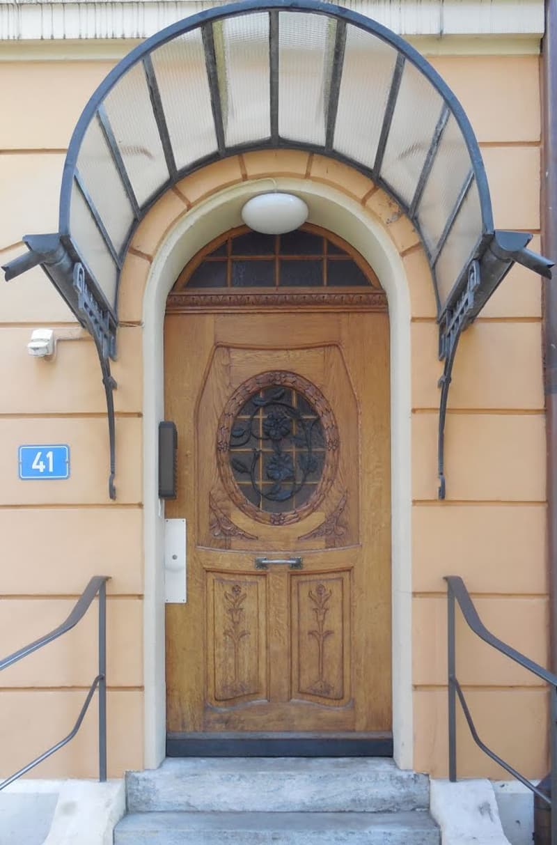 Appartement rénové avec soin dans la Delsbergerallee (10)