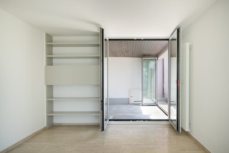 Casa unifamiliare indipendente con piscina e garage doppio (7)