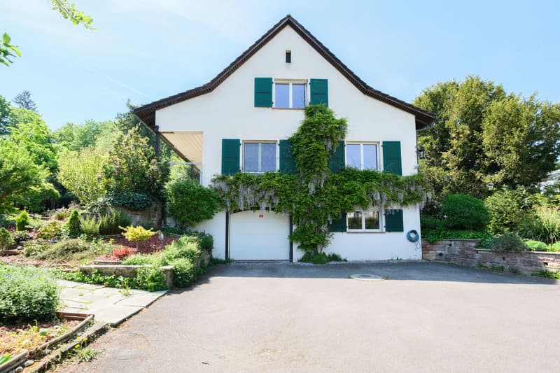 Viel Platz auf Zeit - 7.5-Zimmer-Haus mit grossem Garten in Bottmingen (13)