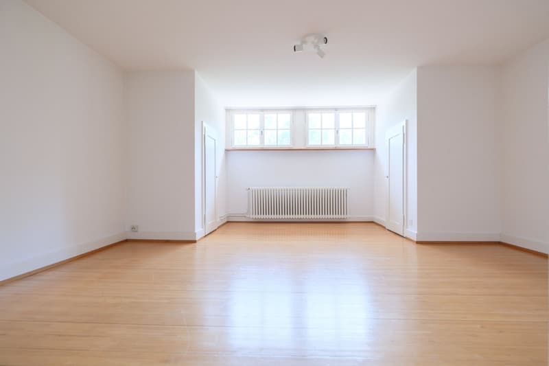 Viel Platz auf Zeit - 7.5-Zimmer-Haus mit grossem Garten in Bottmingen (9)