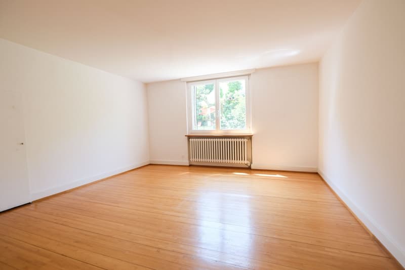 Viel Platz auf Zeit - 7.5-Zimmer-Haus mit grossem Garten in Bottmingen (8)
