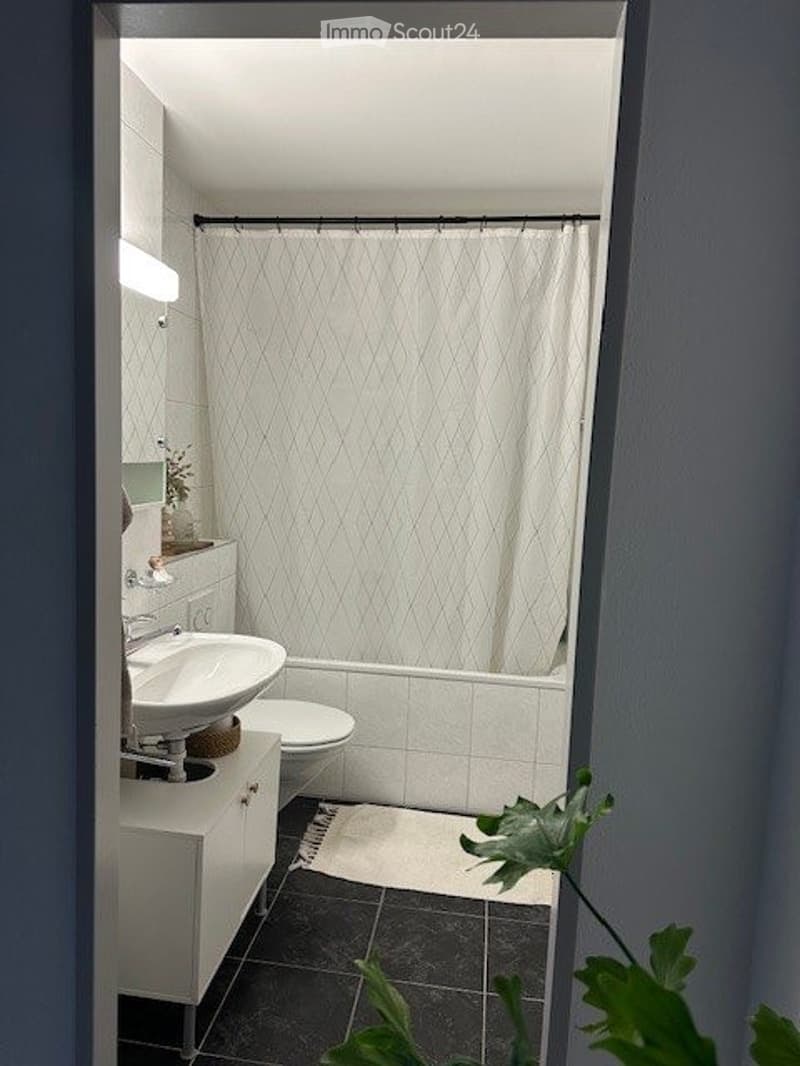 Badezimmer mit Badewanne