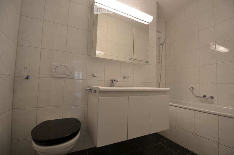 Bad mit Badewanne