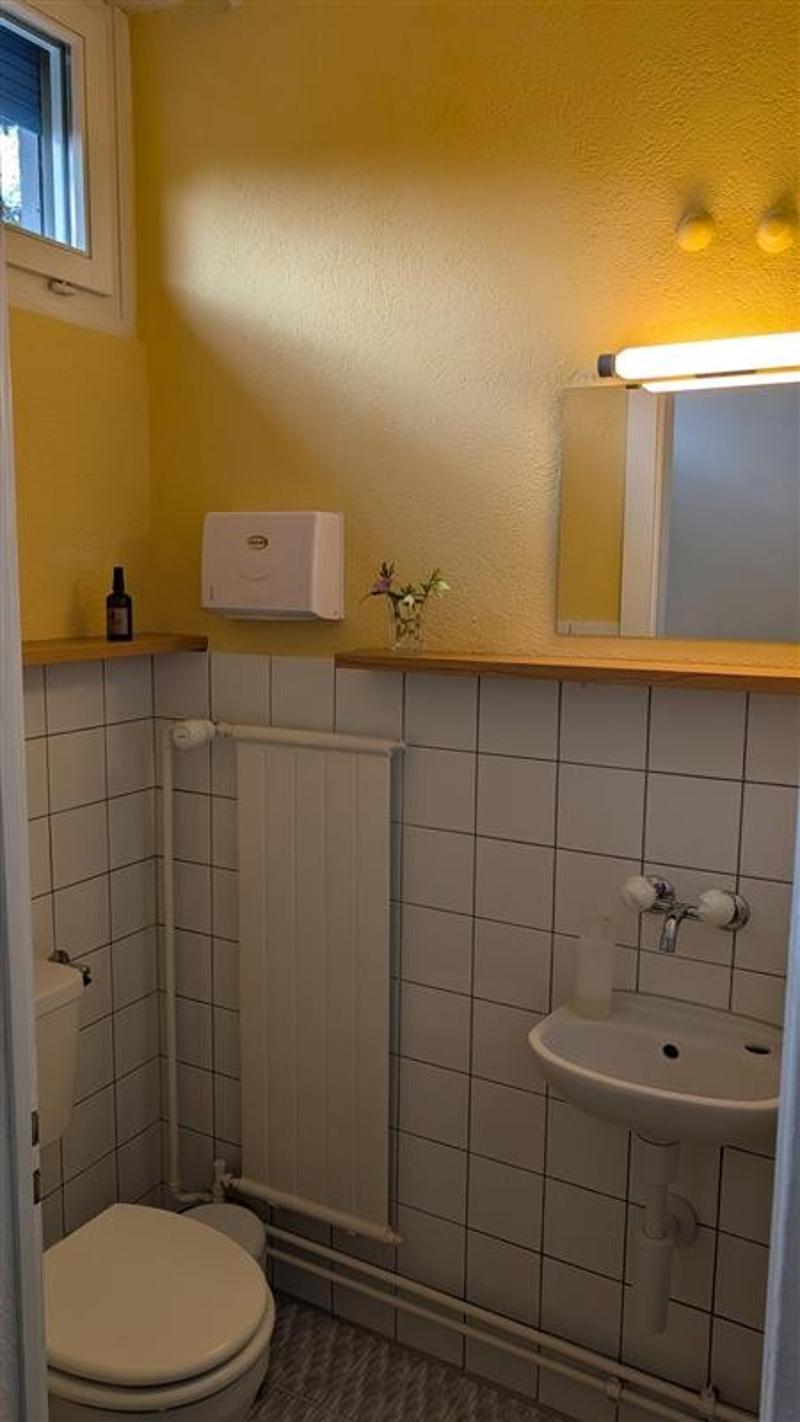 Studio with a view of the Zürichberg in Zurich for rent from July 1, 2026 (5)