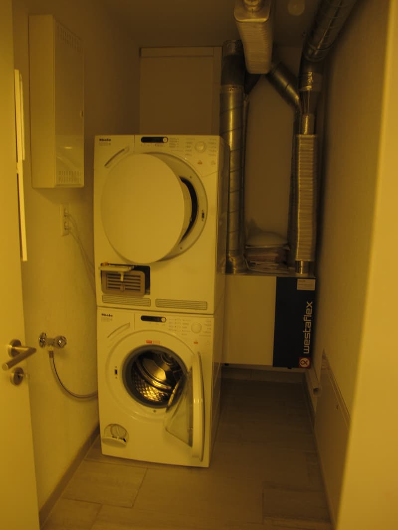 Wirtschaftsraum mit WA/TU in der Wohnung