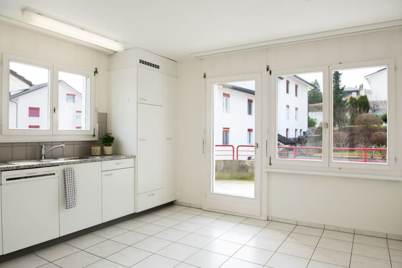 Spacious, Bright on the Ground Floor (3)