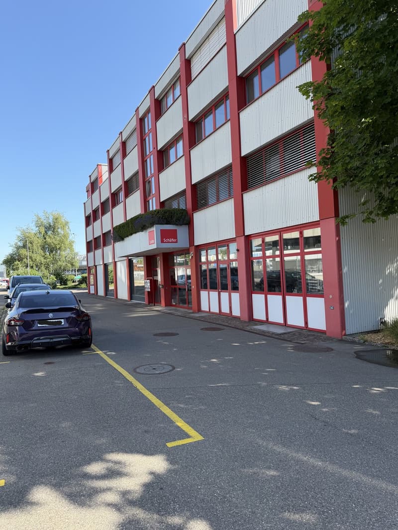 Attractive office space in Dielsdorf (1)