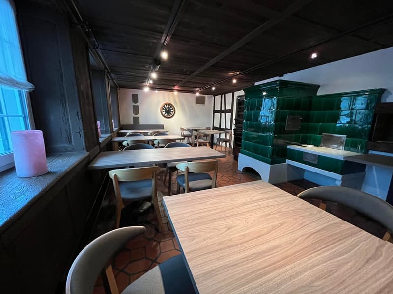 TRADITIONSREICHES RESTAURANT MIT VIEL CHARME (6)