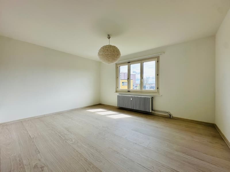 Spacious 4-room apartment with balcony in central location (renovated in 2025) (5)