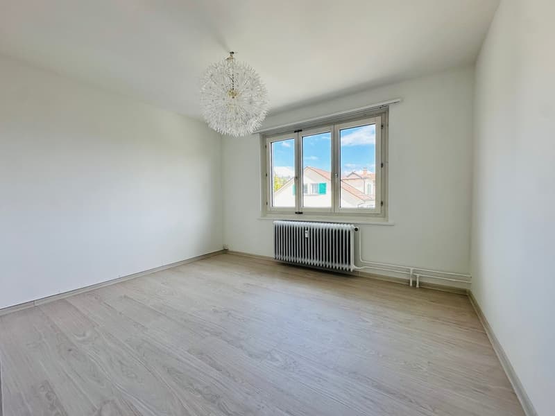 Spacious 4-room apartment with balcony in central location (renovated in 2025) (6)