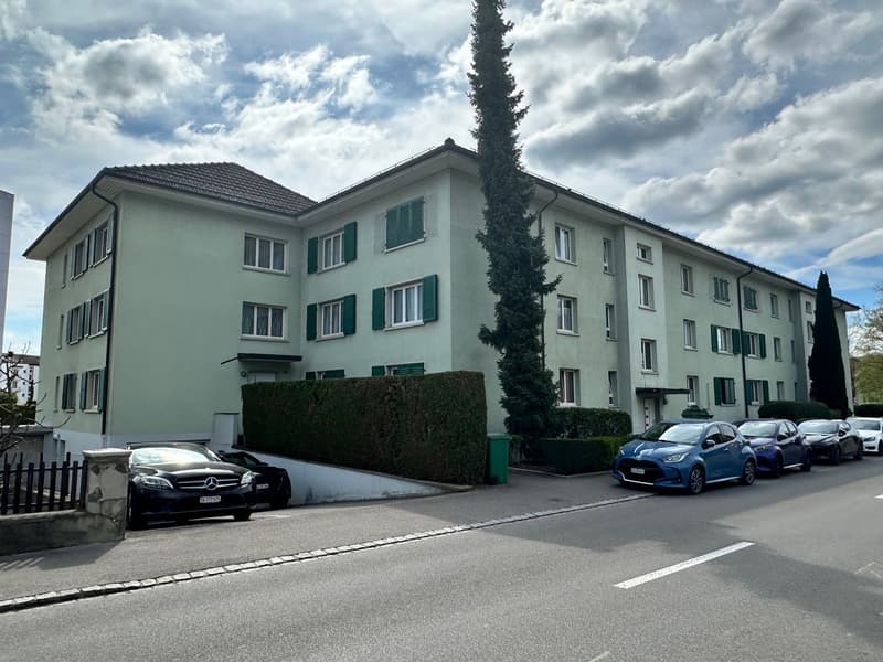 Spacious 4-room apartment with balcony in central location (renovated in 2025) (1)