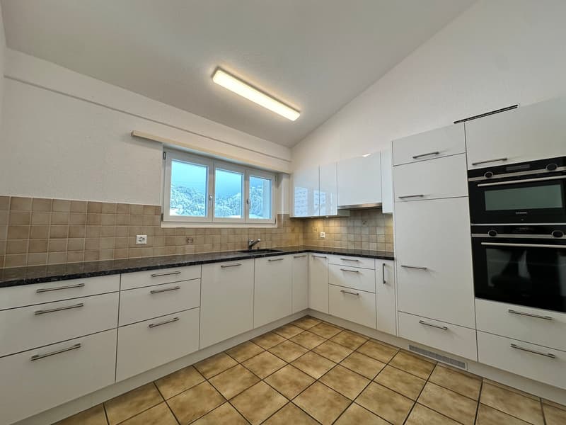 grosse 4.5-Zimmer-Dachwohnung mit eigenem Waschturm und Lift (2)