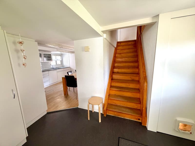 Maison d'angle idyllique et spacieuse de 6,5 pièces avec charme dans un endroit calme (19)