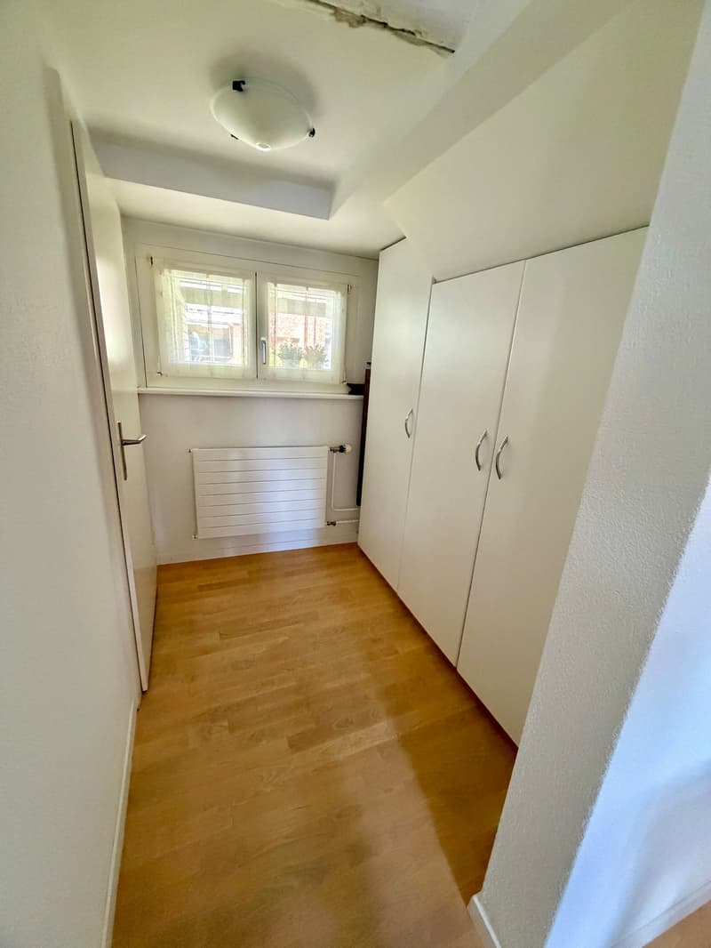 Maison d'angle idyllique et spacieuse de 6,5 pièces avec charme dans un endroit calme (17)