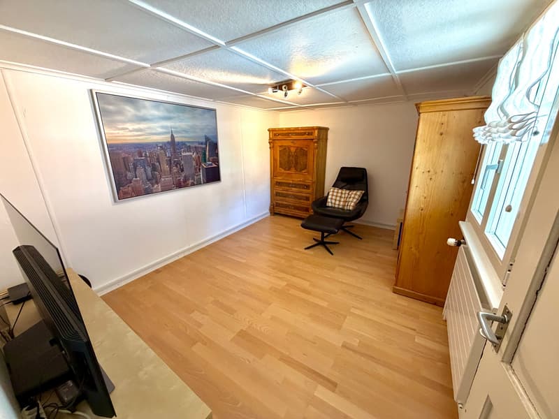 Maison d'angle idyllique et spacieuse de 6,5 pièces avec charme dans un endroit calme (27)