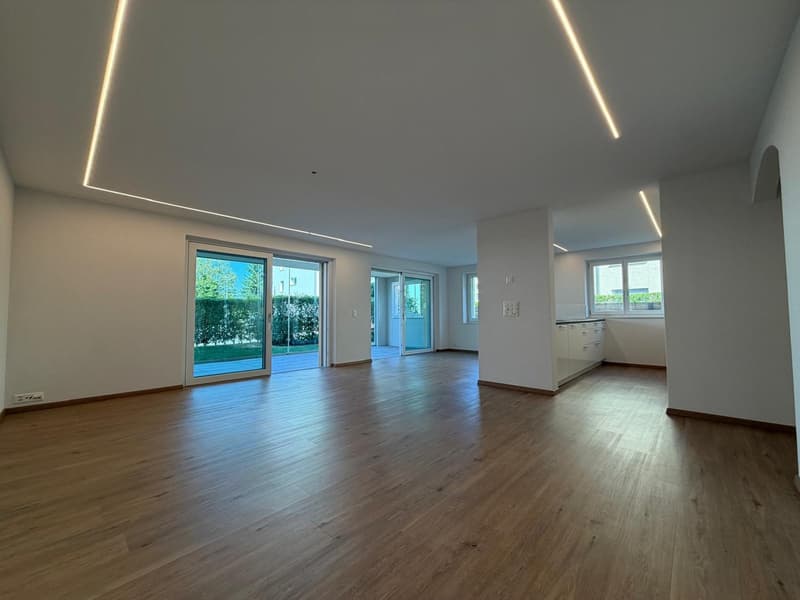 moderne 3.5-Zimmer-Wohnung mit sonnigem Sitzplatz, eigenem Rasenanteil und Waschturm (5)