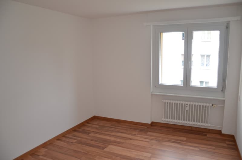 Zimmer mit Laminat (Musterbild)