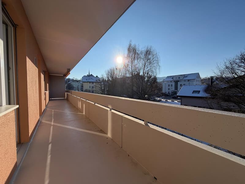 renovierte 3-Zimmer-Wohnung mit grossem sonnigem Balkon (9)