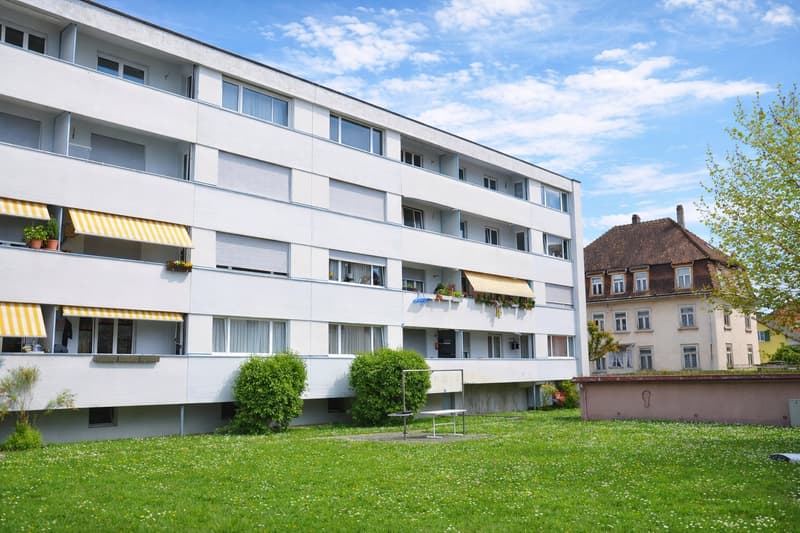 frisch renovierte 3.0-Zimmer-Wohnung mit sonnigem Balkon (1)