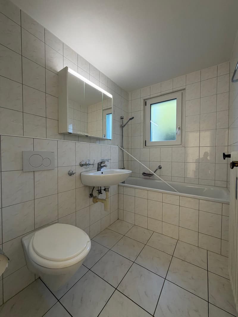 grosszügige 4-Zimmer-Wohnung mit sonnigem Balkon an ruhiger Lage (6)