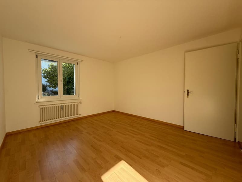 grosszügige 4-Zimmer-Wohnung mit sonnigem Balkon an ruhiger Lage (4)